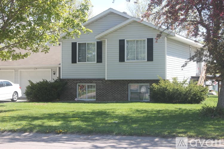Willmar Apartment: 311 23rd St SE