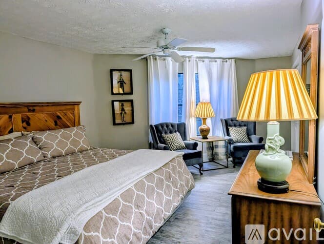 Dillard House: 842 Alpine Dr