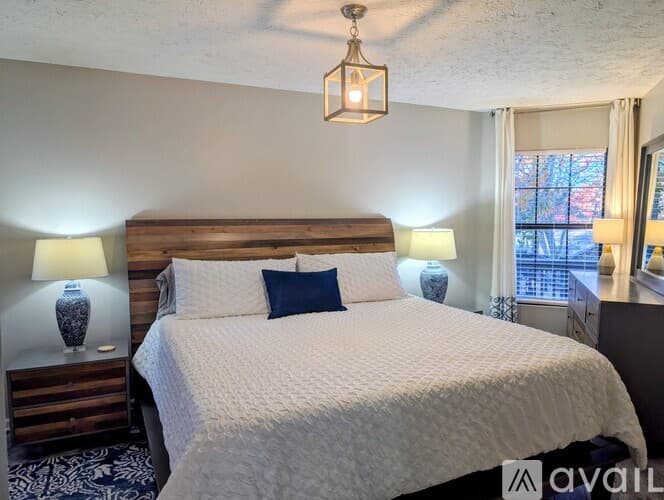 Dillard House: 842 Alpine Dr