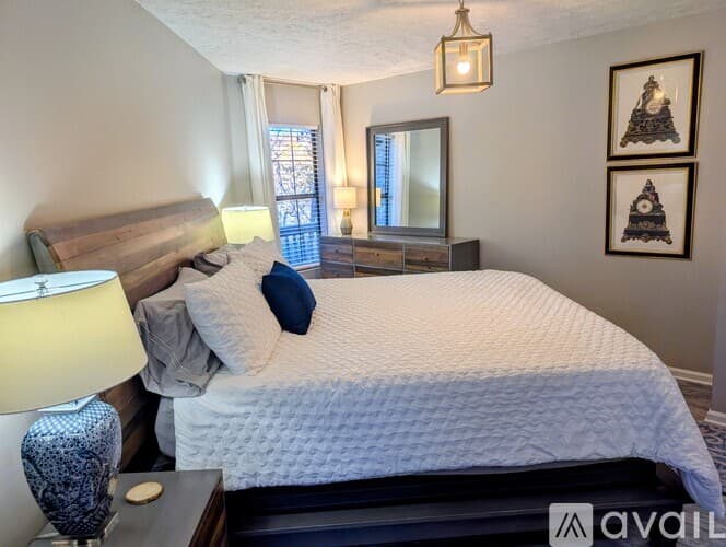 Dillard House: 842 Alpine Dr