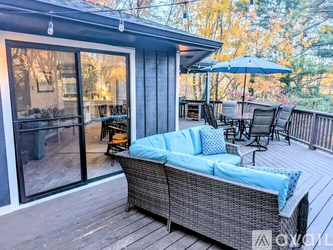 Dillard House: 842 Alpine Dr