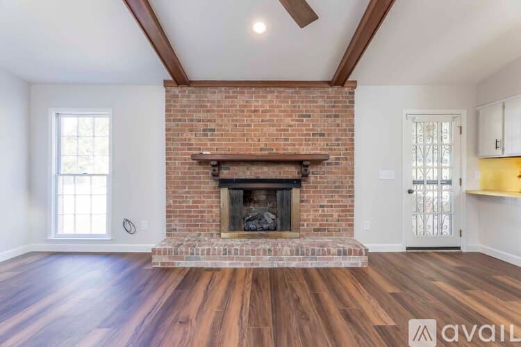 Columbus House: 3925 Biltmore Dr
