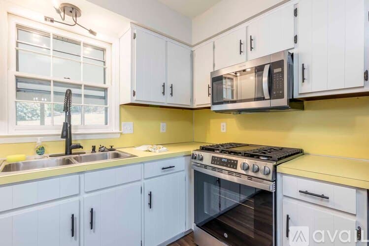 Columbus House: 3925 Biltmore Dr