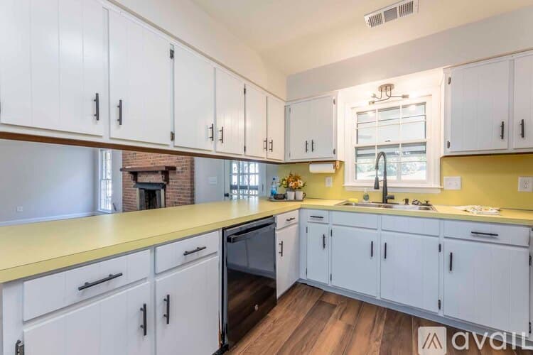 Columbus House: 3925 Biltmore Dr