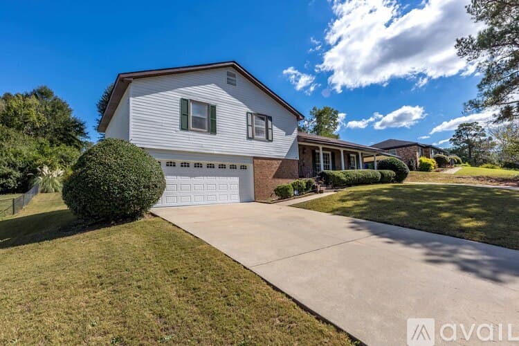 Columbus House: 3925 Biltmore Dr