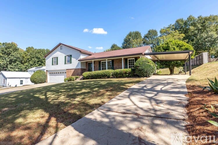Columbus House: 3925 Biltmore Dr