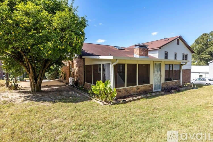 Columbus House: 3925 Biltmore Dr