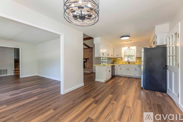 Columbus House: 3925 Biltmore Dr