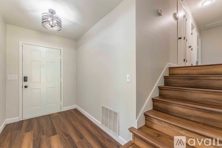 Columbus House: 3925 Biltmore Dr