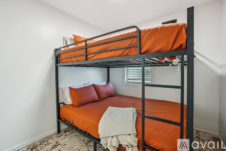 Princeton House: 403 River Dr