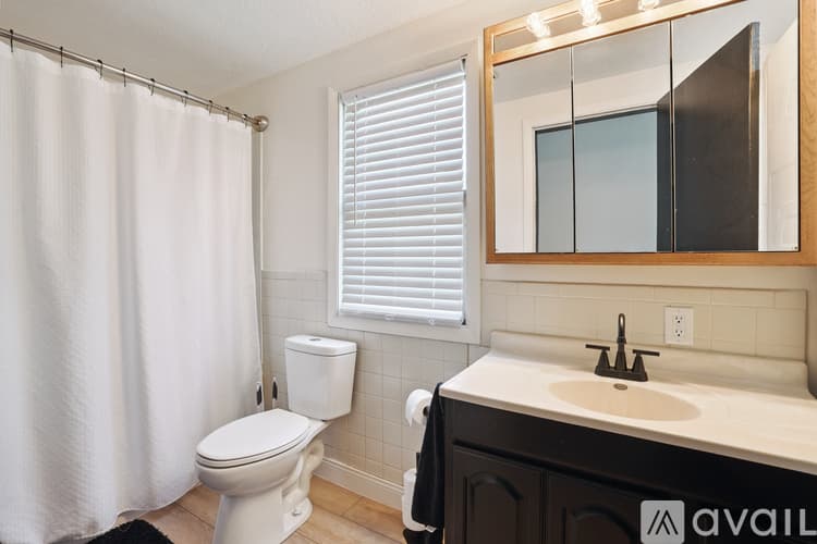 Princeton House: 403 River Dr