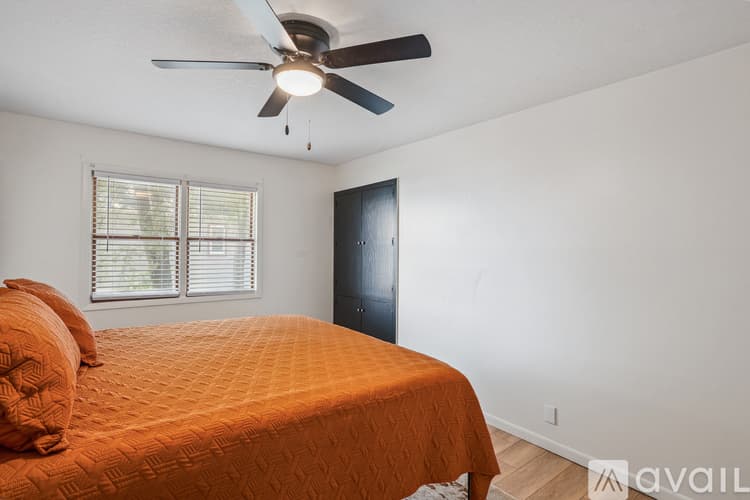 Princeton House: 403 River Dr
