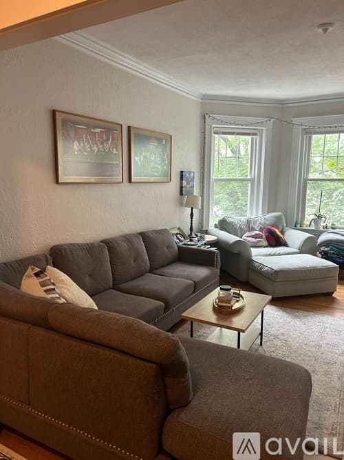Brookline Apartment: 164 Thorndike St