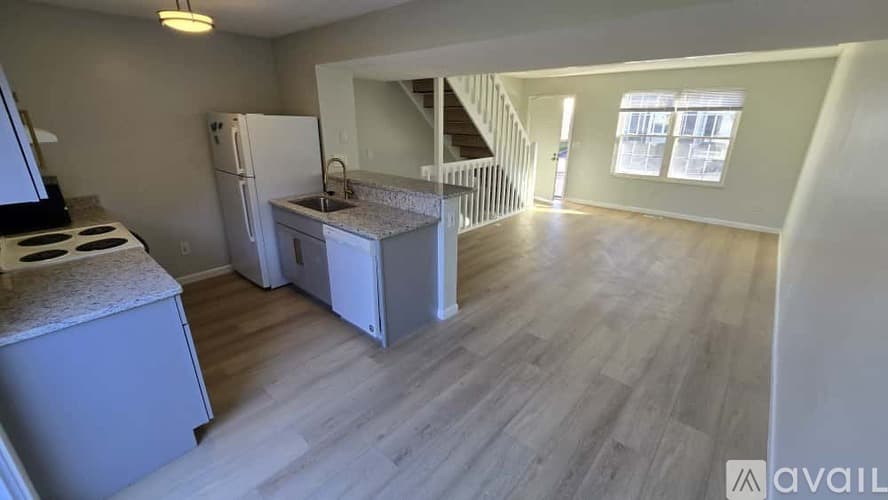 Hilliard Condo: 5185 Singleton Dr
