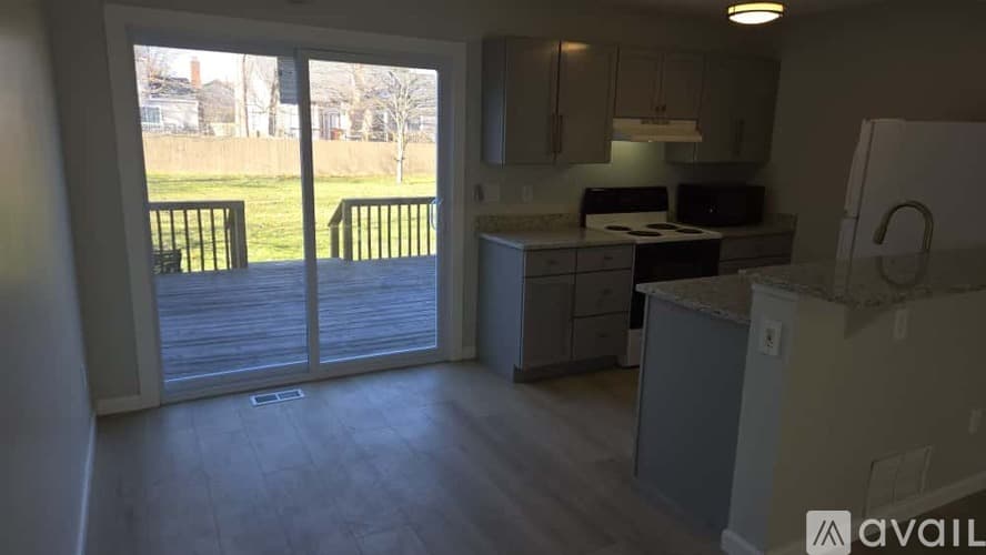 Hilliard Condo: 5185 Singleton Dr