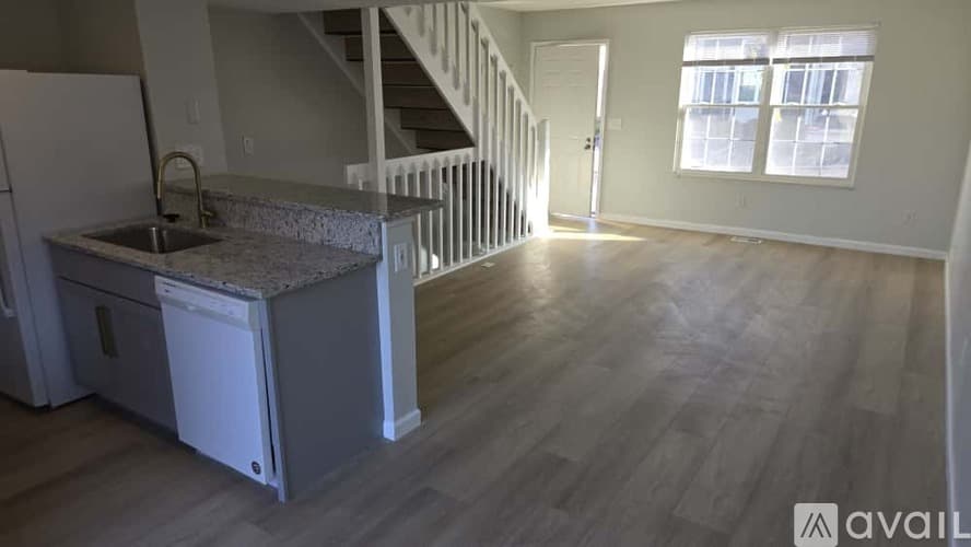 Hilliard Condo: 5185 Singleton Dr