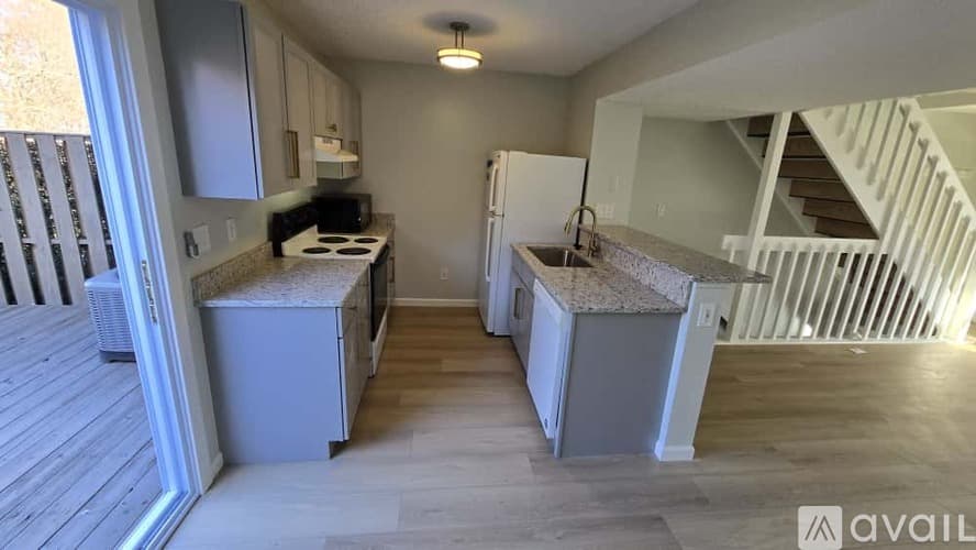 Hilliard Condo: 5185 Singleton Dr