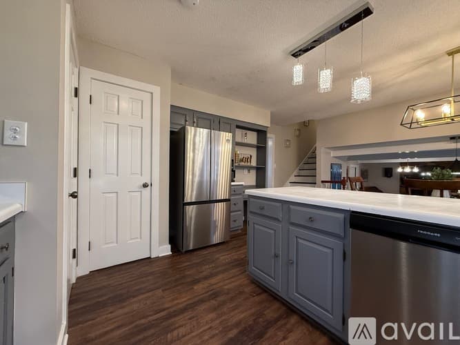 Raleigh House: 505 Westbrook Dr