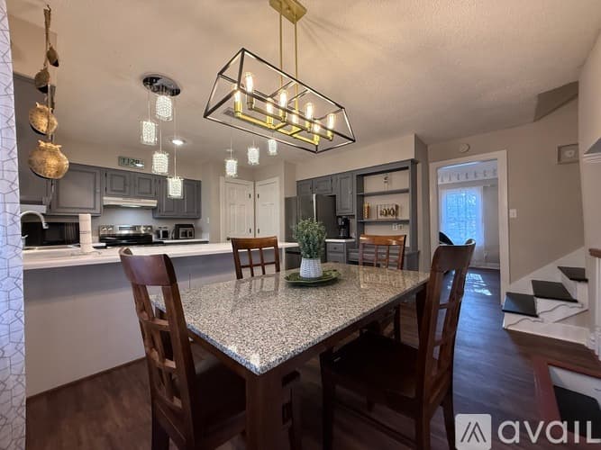 Raleigh House: 505 Westbrook Dr