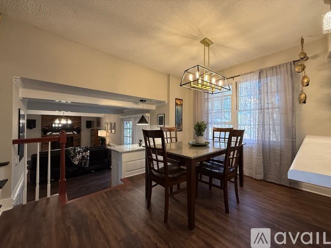 Raleigh House: 505 Westbrook Dr
