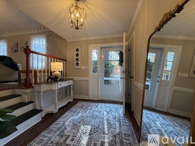 Raleigh House: 505 Westbrook Dr