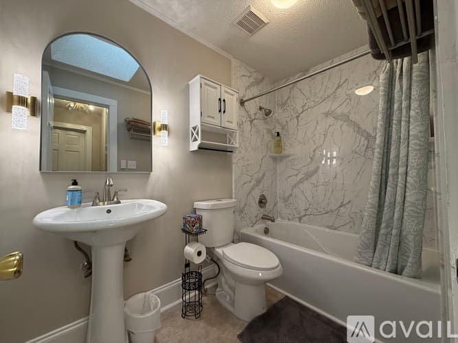 Raleigh House: 505 Westbrook Dr