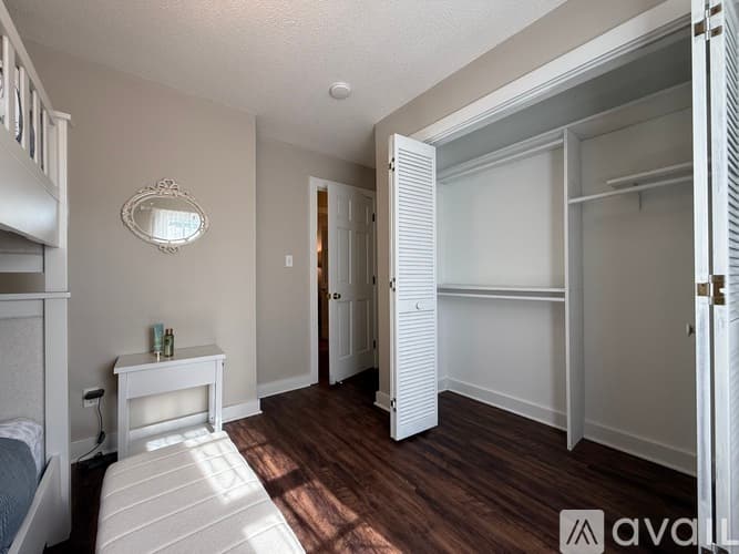 Raleigh House: 505 Westbrook Dr