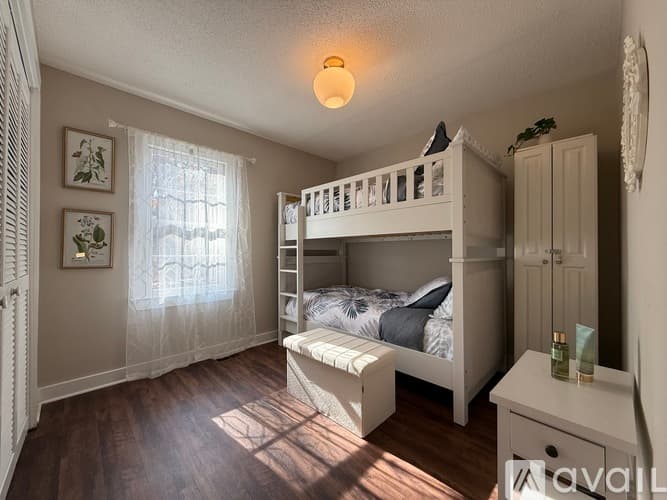 Raleigh House: 505 Westbrook Dr
