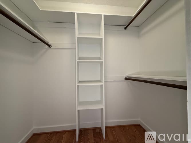 Raleigh House: 505 Westbrook Dr