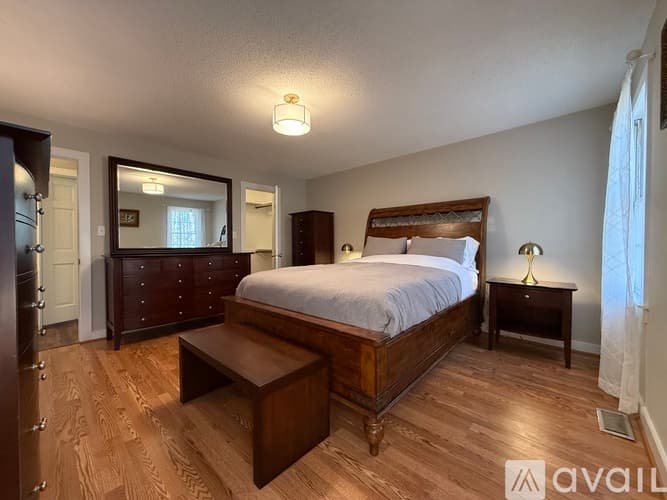Raleigh House: 505 Westbrook Dr