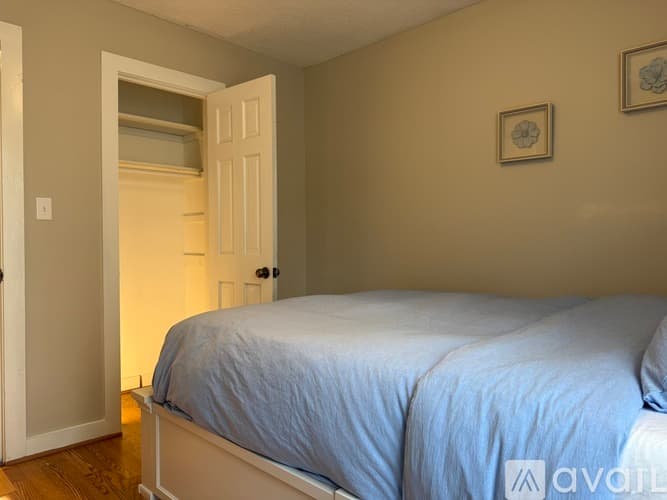 Raleigh House: 505 Westbrook Dr