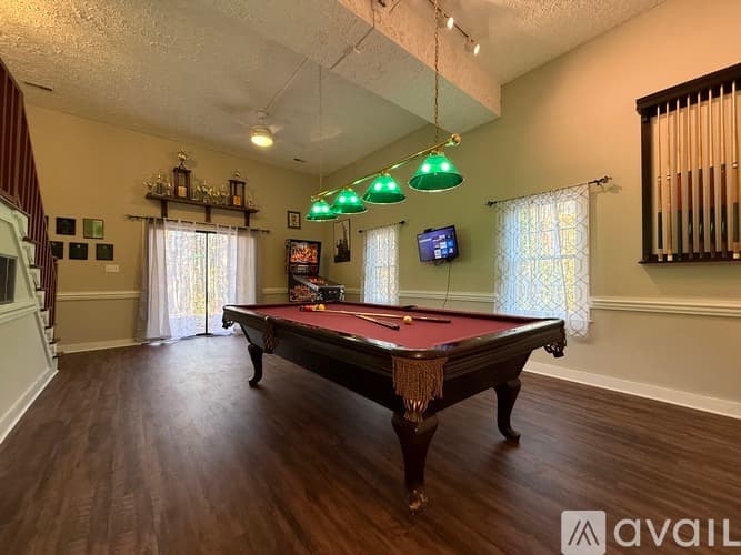 Raleigh House: 505 Westbrook Dr