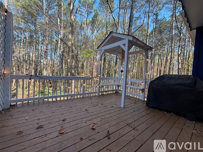 Raleigh House: 505 Westbrook Dr