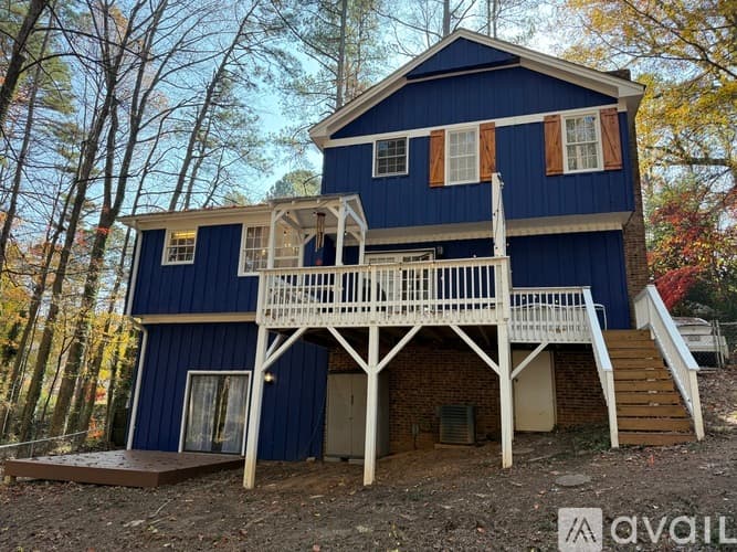Raleigh House: 505 Westbrook Dr