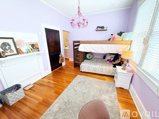 Easley House: 205 Russell St
