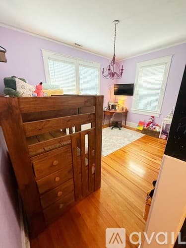 Easley House: 205 Russell St