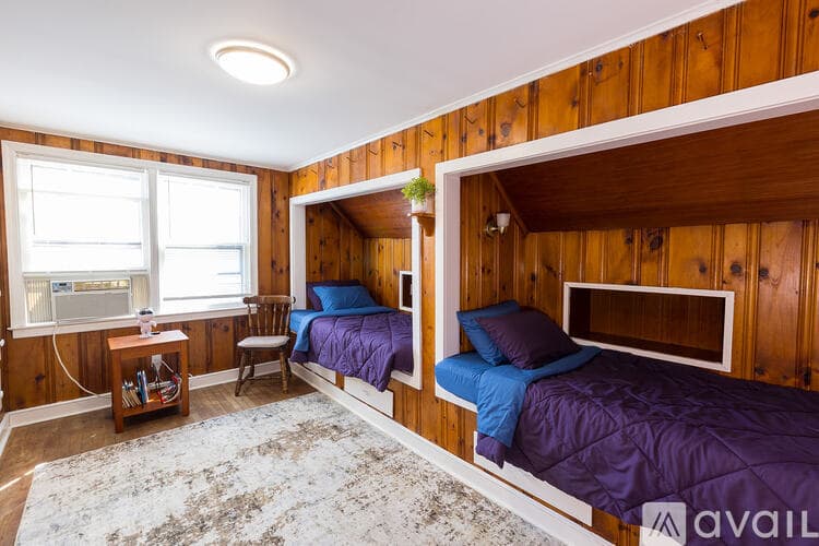 Milford House: 30 Florence Ave