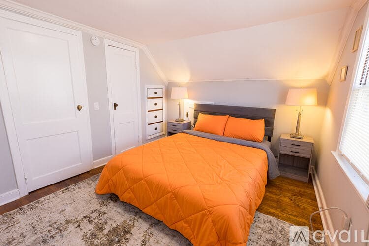 Milford House: 30 Florence Ave