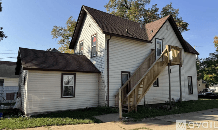 Beloit Apartment: 8th St