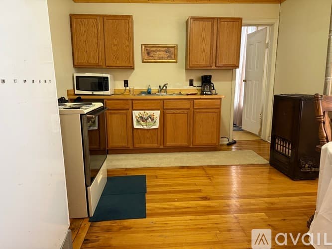 Anaconda Apartment: 817 E Park Ave
