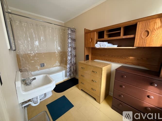 Anaconda Apartment: 817 E Park Ave