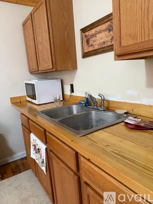 Anaconda Apartment: 817 E Park Ave