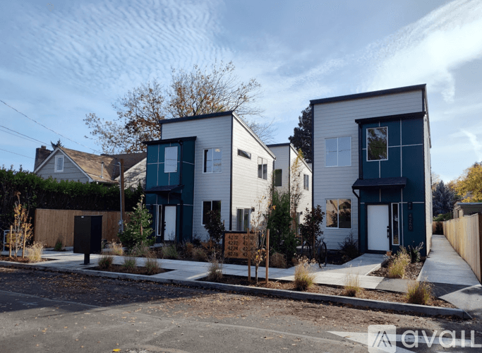 Portland House: 4274 NE Going St