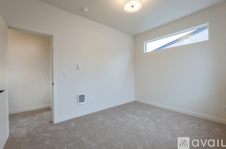Portland House: 4274 NE Going St