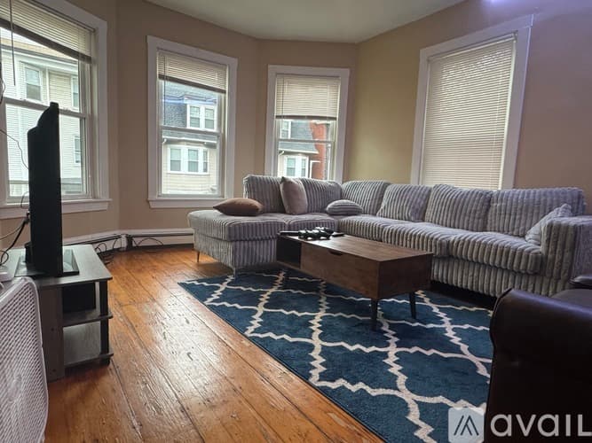 Boston Apartment: 44 Hillside St