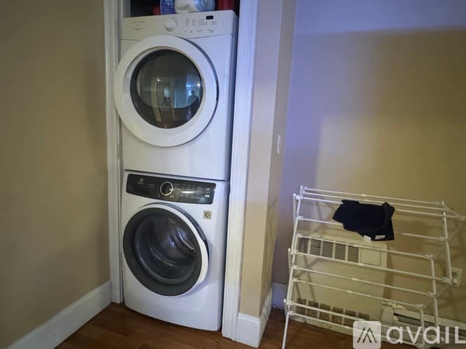 Boston Apartment: 44 Hillside St