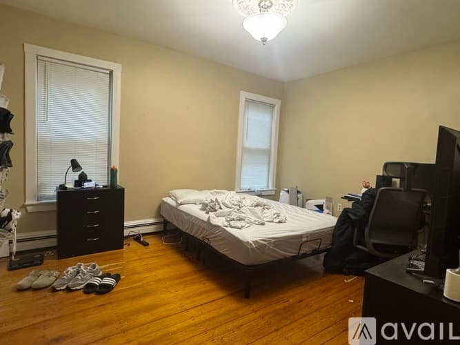 Boston Apartment: 44 Hillside St