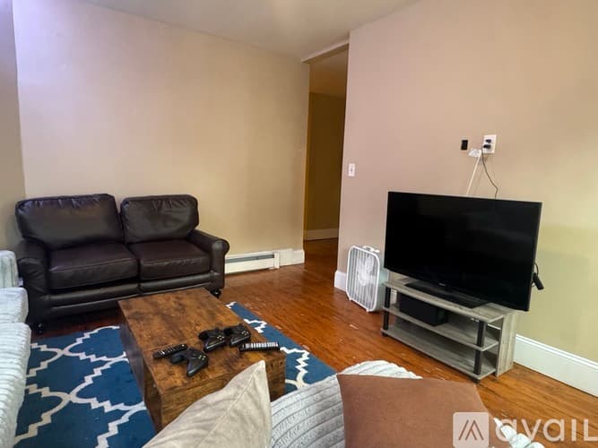 Boston Apartment: 44 Hillside St