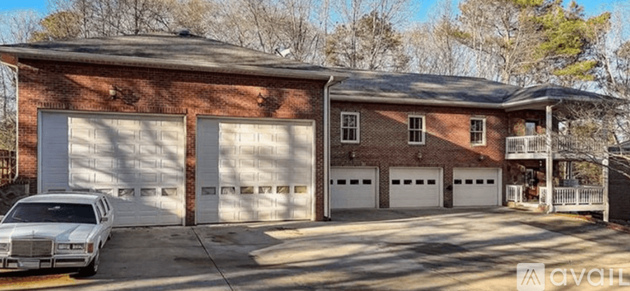 Gainesville House: 6620 Little Mill Rd