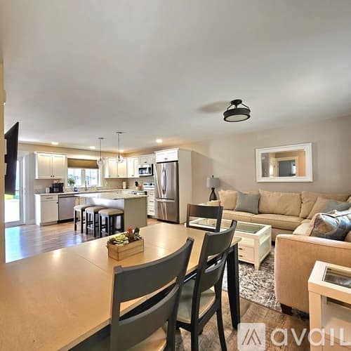 Old Orchard Beach House: 22 Trinity Wy